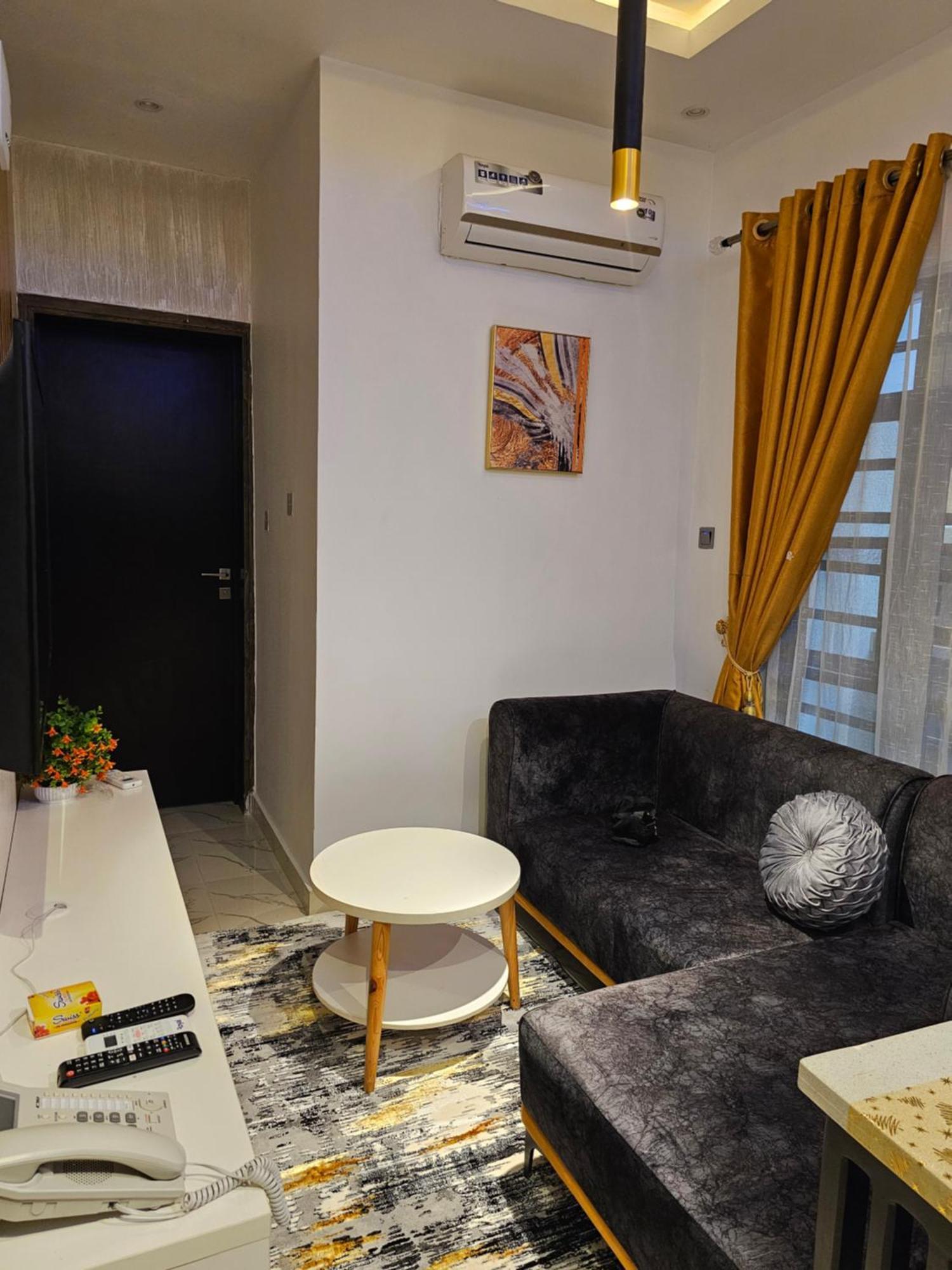 Sapphire Residences By Crystal Magodo Ikeja Esterno foto
